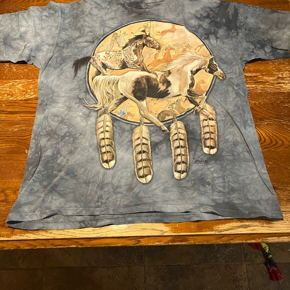 Gray Horse Graphic T-Shirt